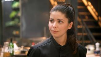 Tim versucht seine Schülerin gleichzeitig aufzurütteln und ihr Mut zu machen