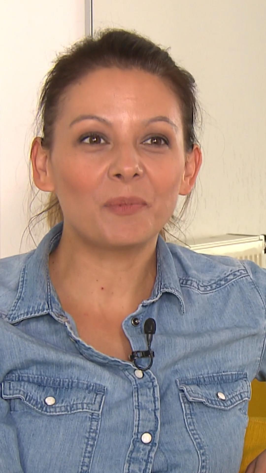 Nadine stellt sich als Kinder-Modelagentin vor