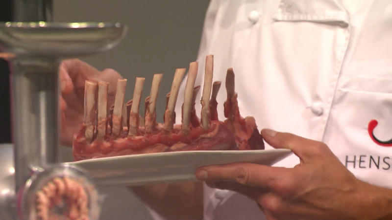 "´Mäh, Schaf, Wiese": Steffen Henssler erklärt Lammkotelett