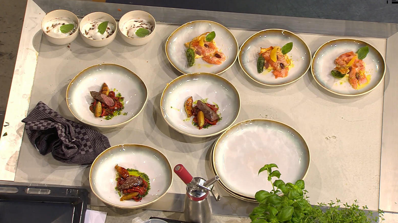 Mario hat sich noch einen vierten Teller geholt