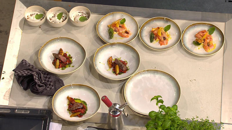 Mario hat sich noch einen vierten Teller geholt