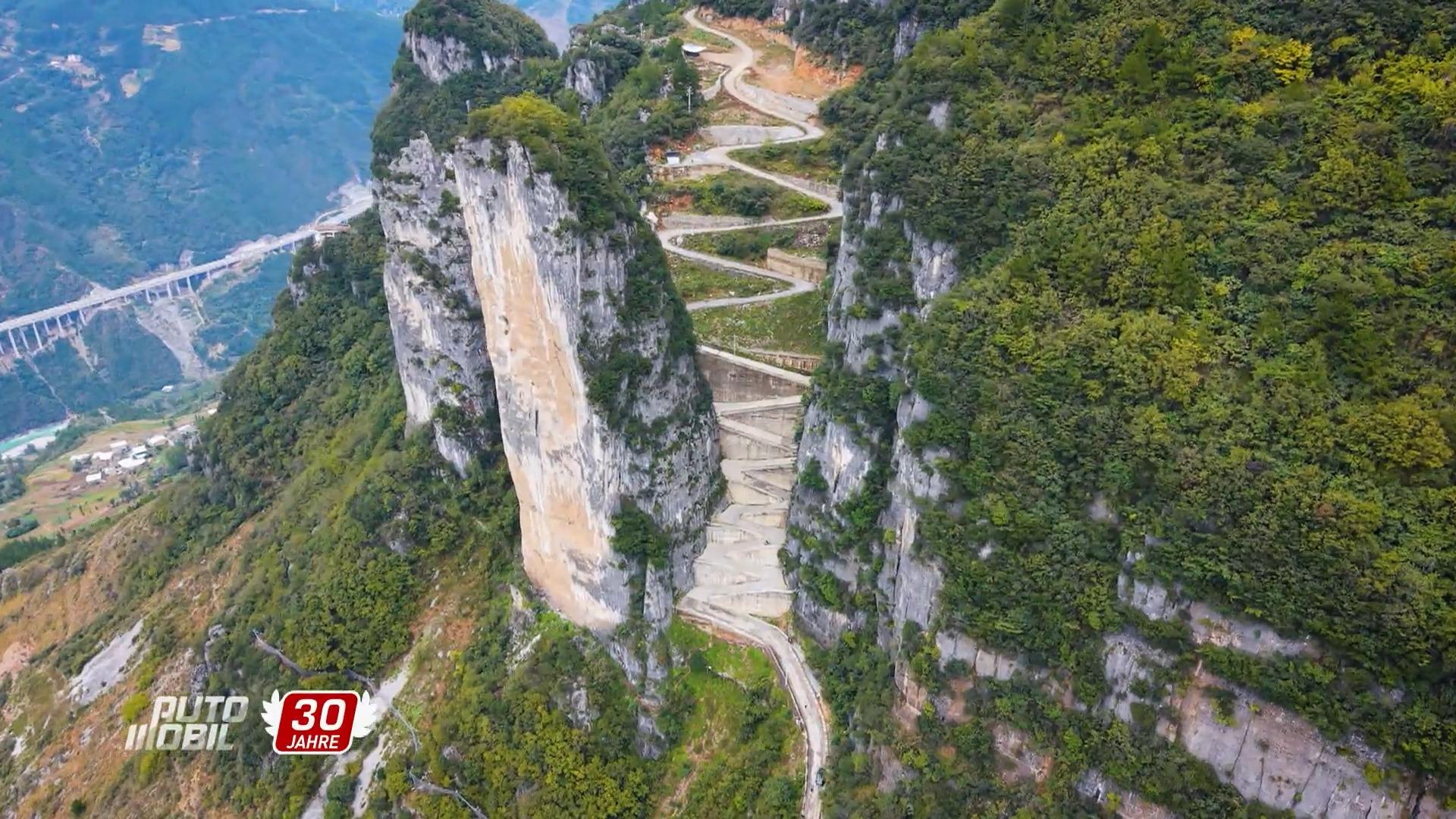 Anni Dunkelmann auf Chinas heftigster Serpentinenstrecke