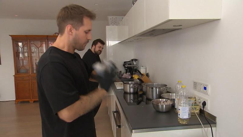 Tobi schüttelt sich einen