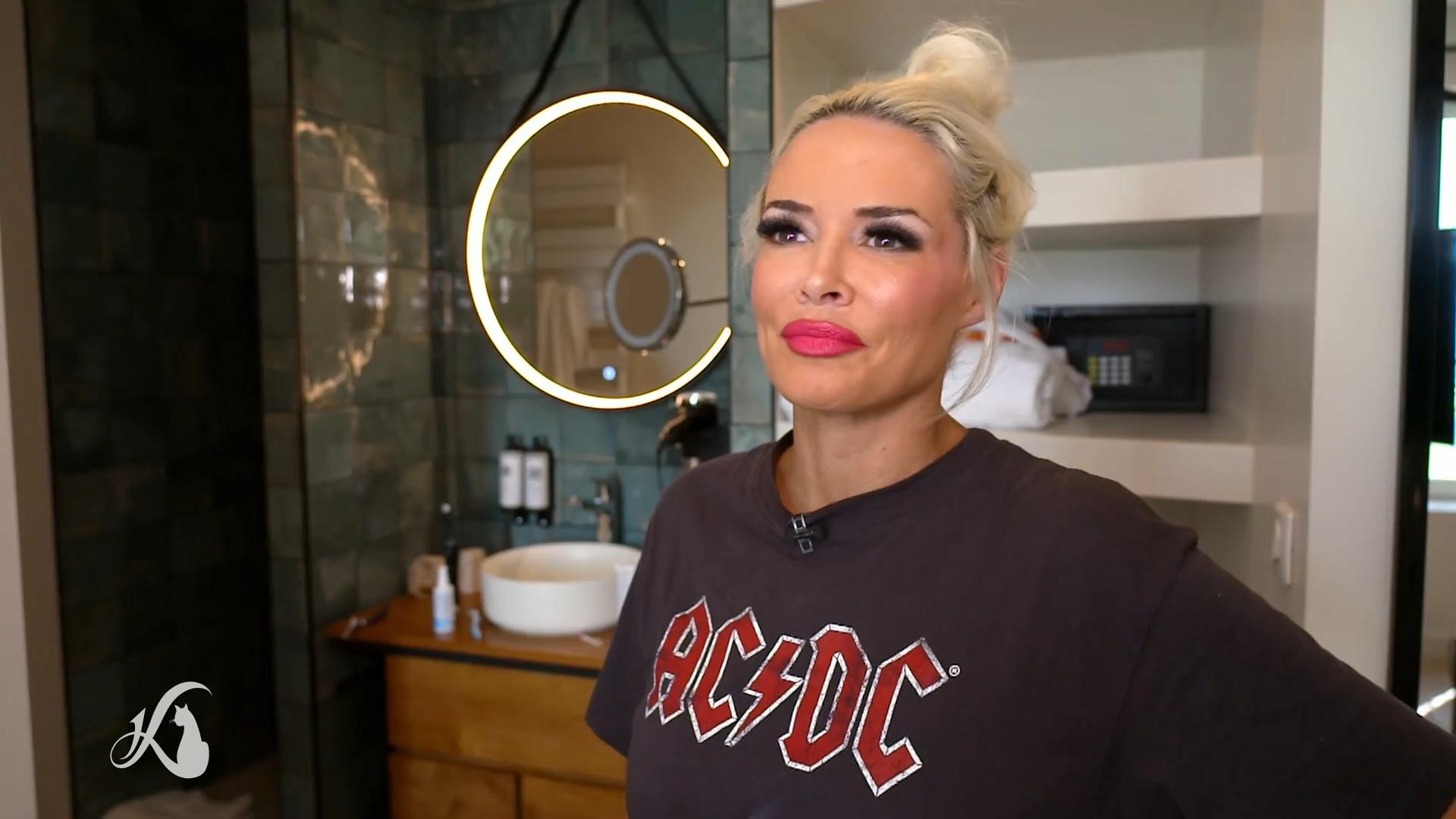 Daniela wartet voll Vorfreude auf ihren Auftritt