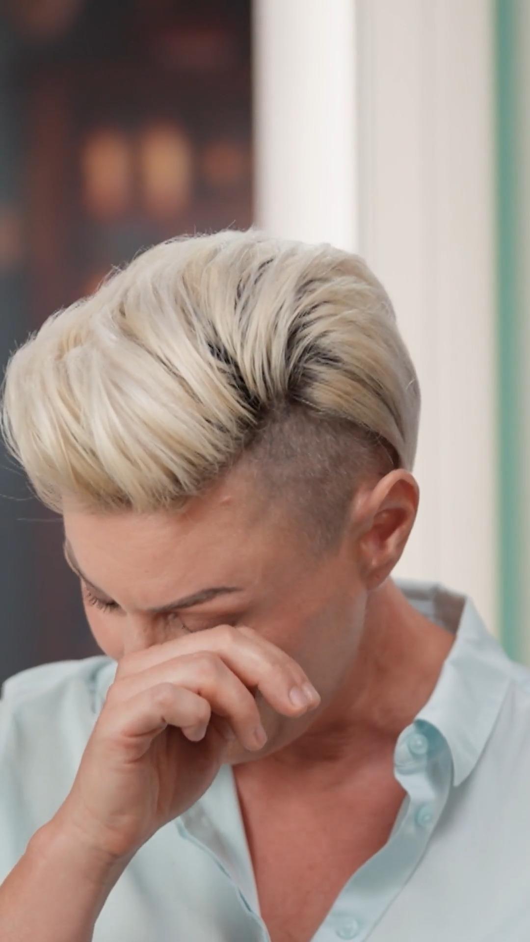 Doc Caro liest eine Insta-Nachricht, die mitten ins Herz trifft!