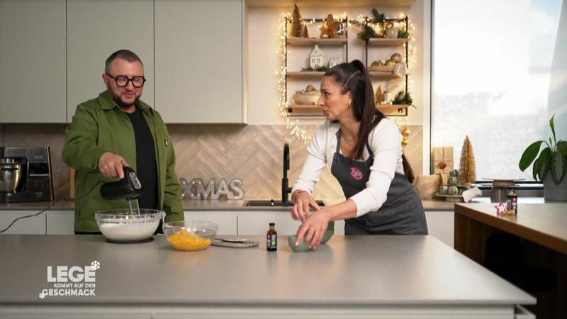 Die Creme zur Roten Grütze entsteht