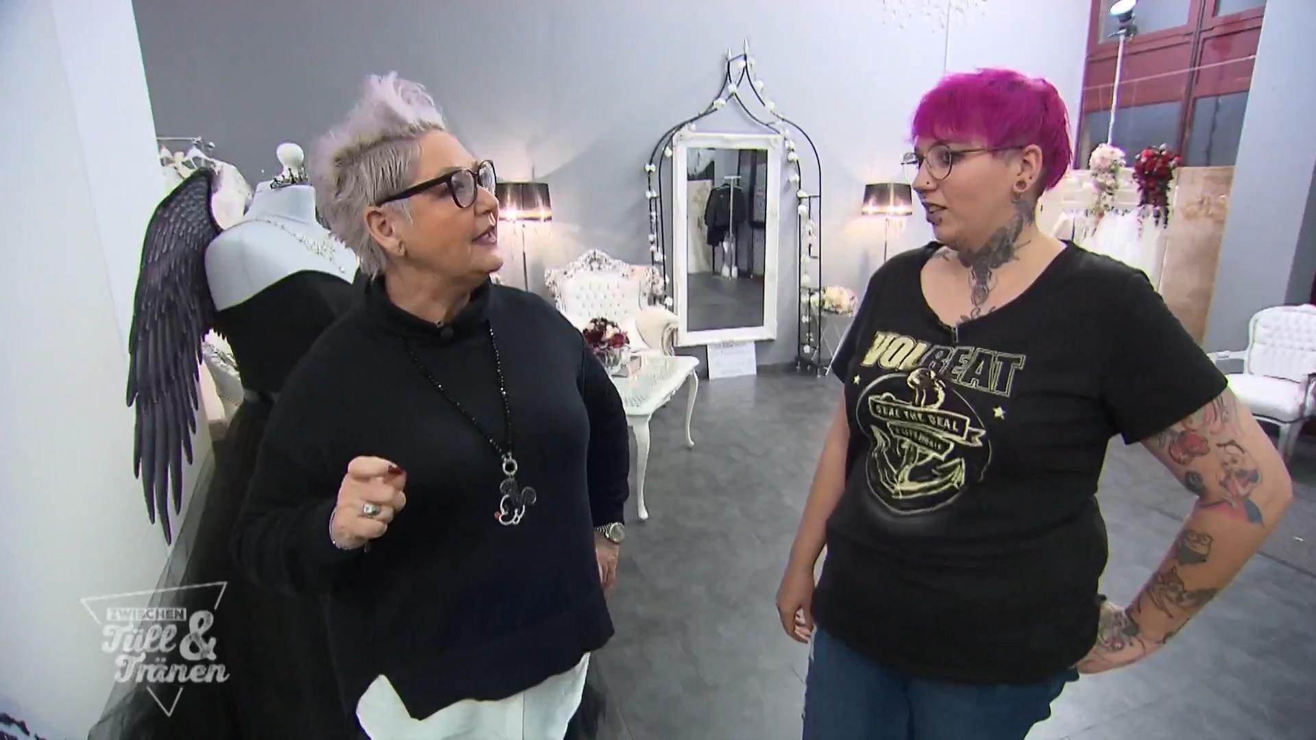 Findet Sandy ihr Traumkleid?