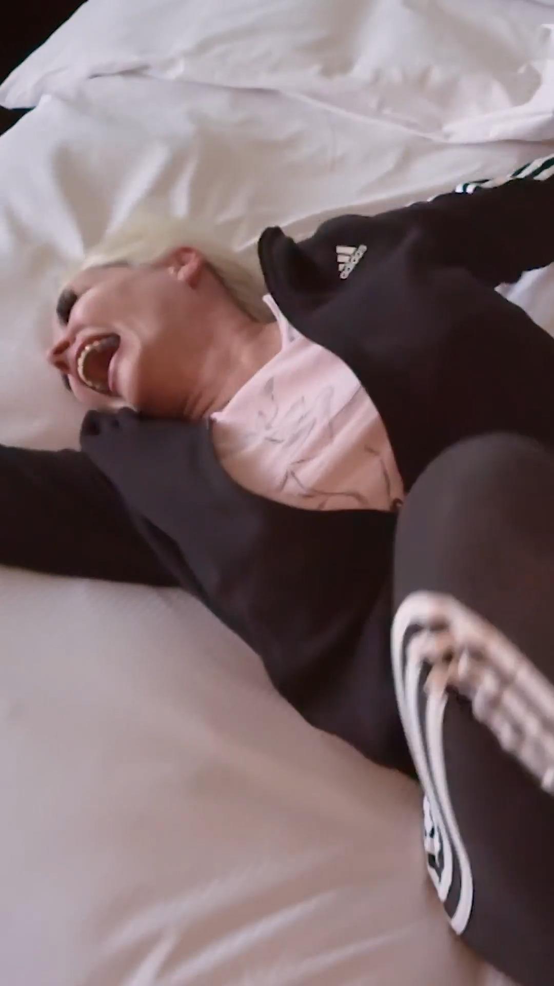 Dani ist auch mal ganz gern allein