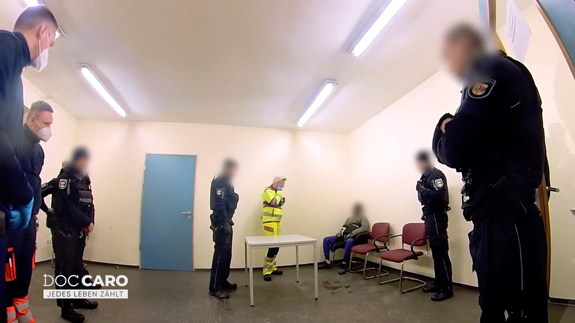 Doc Caro im Einsatz in einer Geflüchteten-Unterkunft