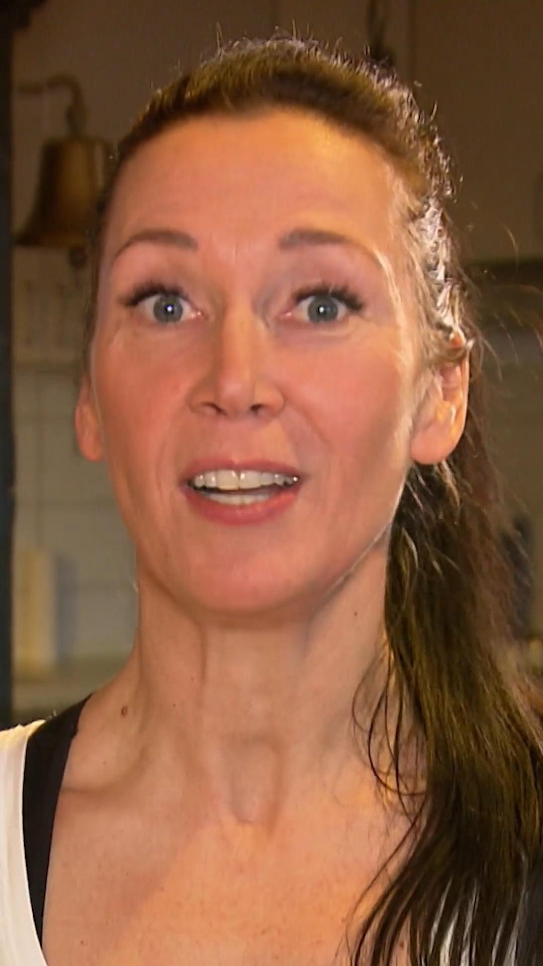 Personaltrainerin Fae shoppt los