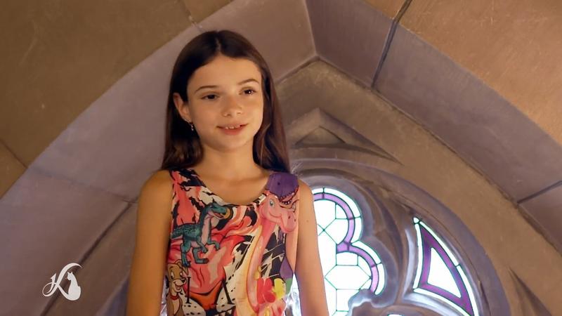 Sofia übt für den großen Auftritt