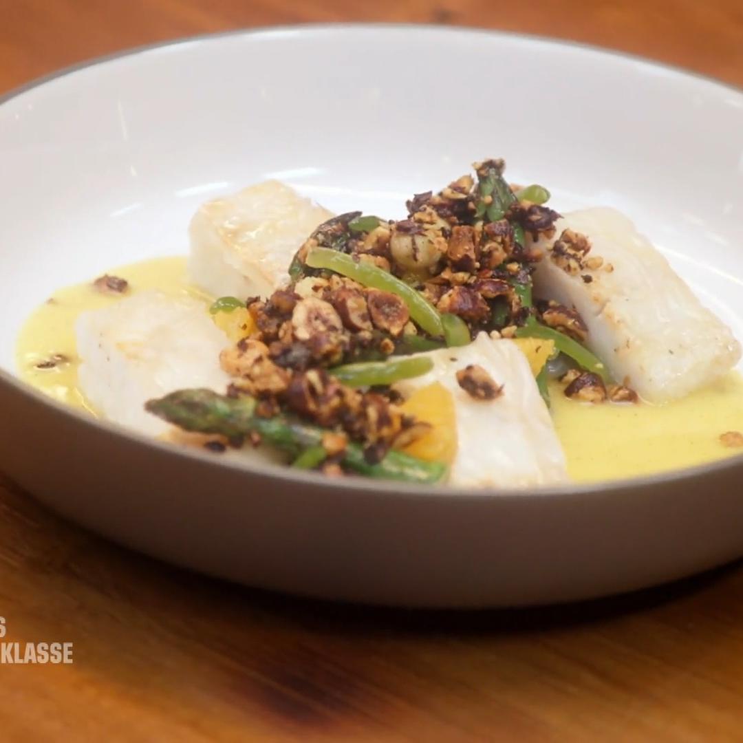 Jonas' Gericht: Loup de Mer mit Lardo, einer Orangen-Vanille-Buttersauce