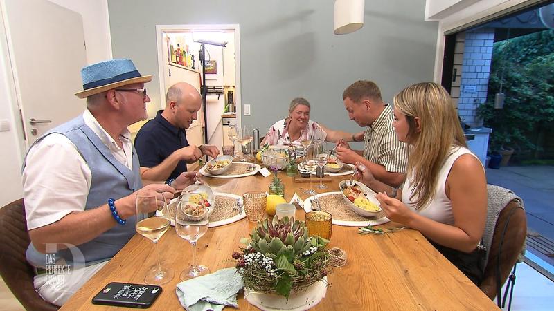 Christinas Hauptgang ist für Mirko eine Herausforderung