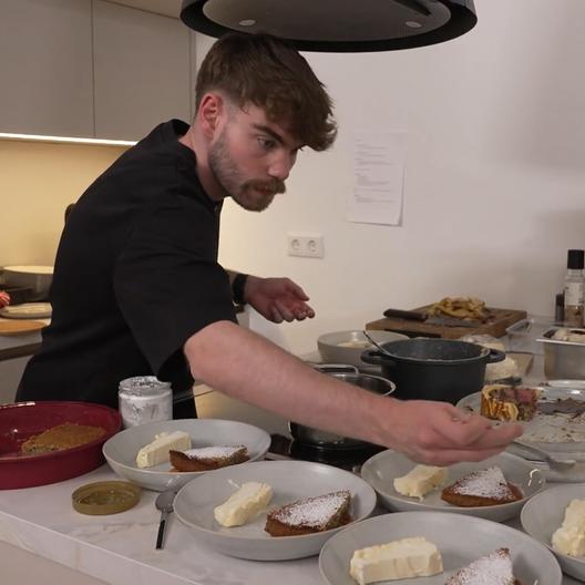 Nick legt für sein junges Alter ein bemerkenswertes Dinner hin