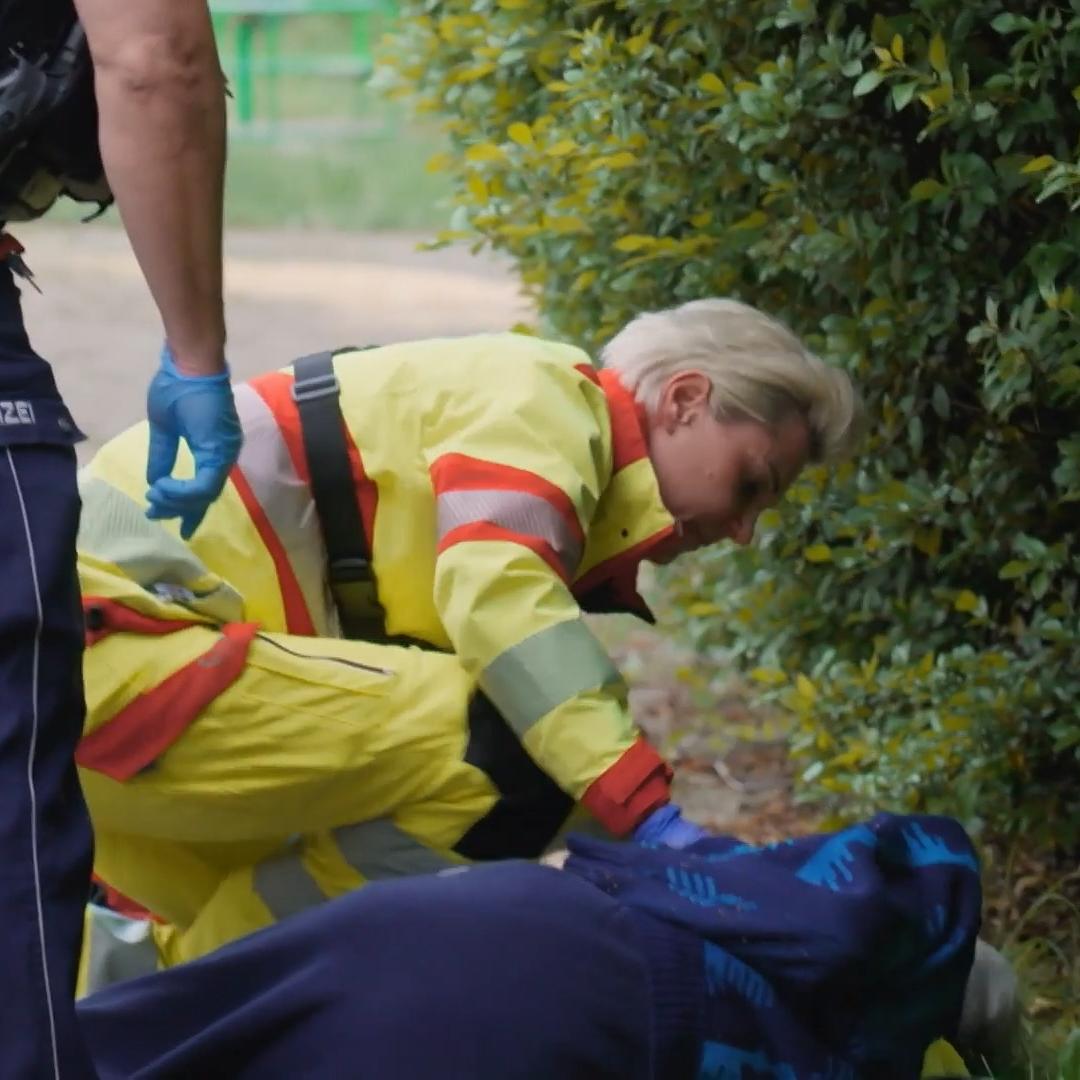 Nur eine Reanimation kann den Mann noch retten