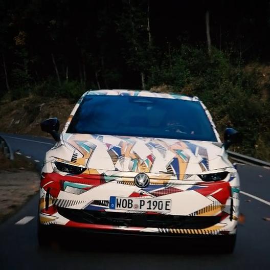 Lance David Arnold testet den neuen VW ID. Polo