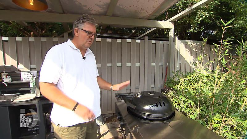 Andreas zeigt sein Zuhause – und setzt aufs Feuer