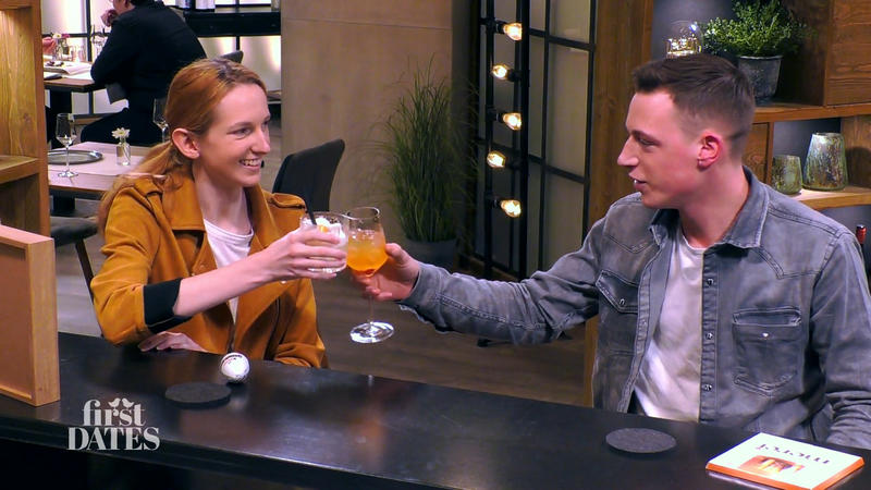 Julia und Jonny: Gedichte, Metal – wird das ein Match?