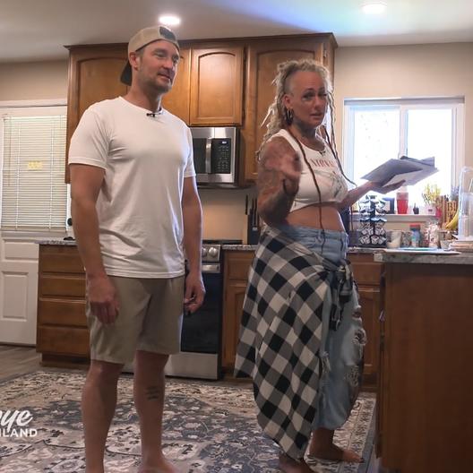 Der 15-jährige Sohn geht zurück nach Deutschland - aber Mama bleibt