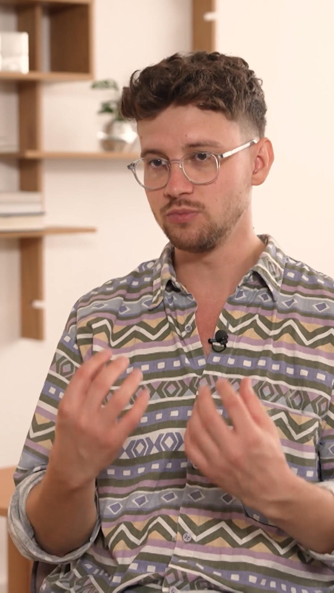 Alex: Verpeilt, aber mit spannenden Ideen