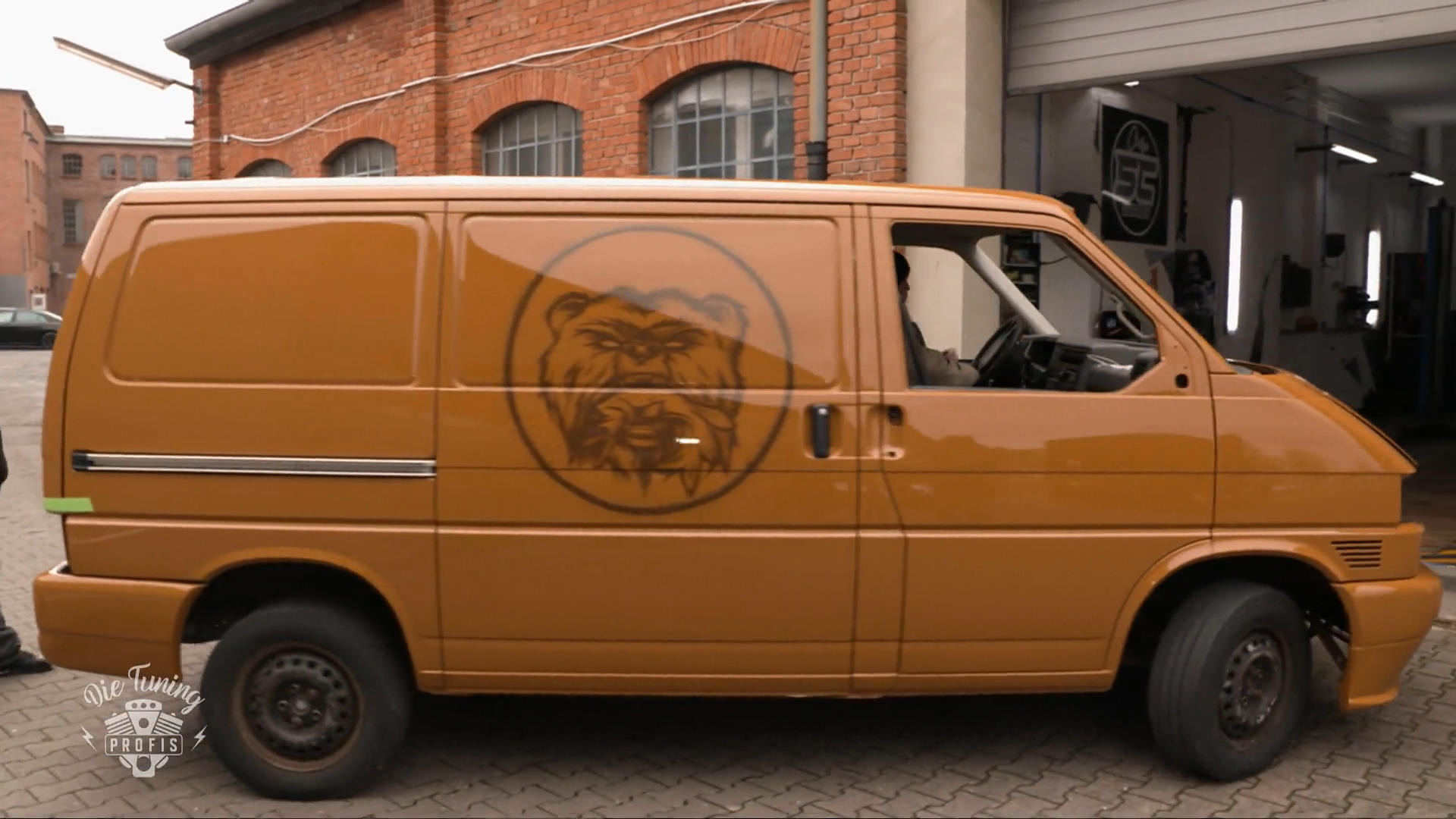 'Die Tuningsprofis' machen den T4 bereit für die große Übergabe