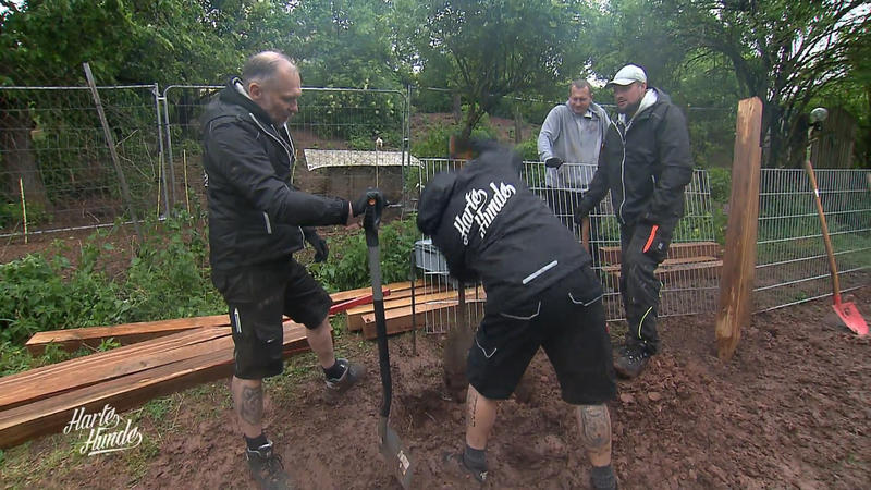 30 Meter Zaun gegen den Matsch