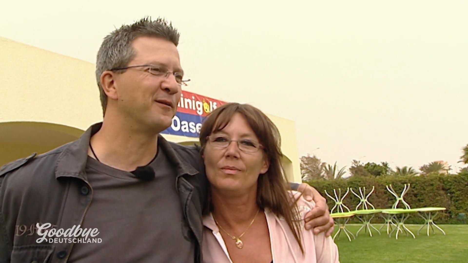 Markus und Gisela feiern ihren Minigolfplatz