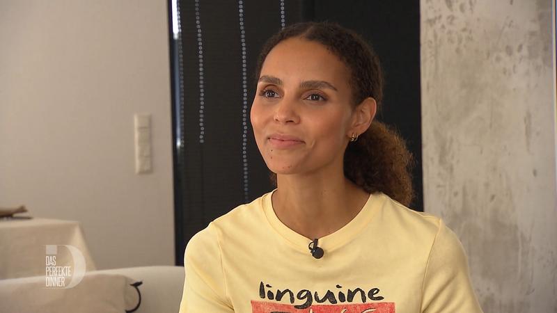 Flugbegleiterin Kim kämpft mit Lampenfieber