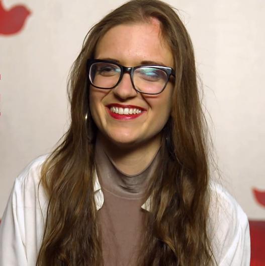 Pole-Dancerin Melina ist so gar nicht von der Stange