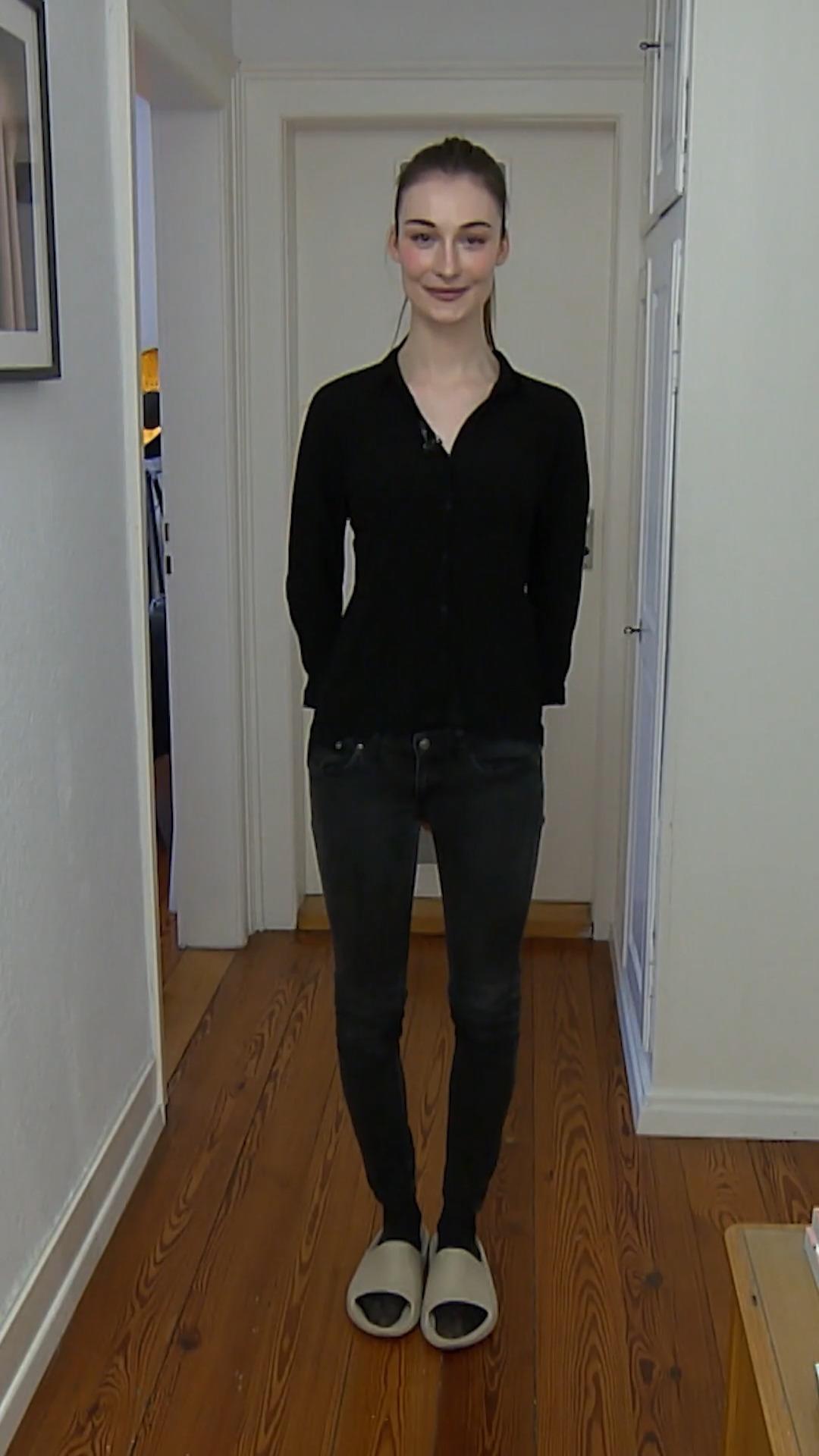 Model Felize beim Stylecheck