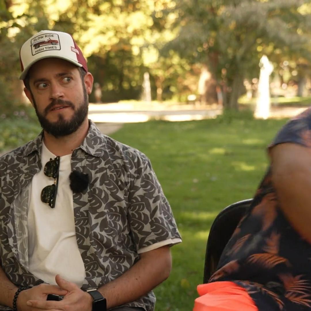 Musti fliegt unerwartet aus dem "Rahmen"