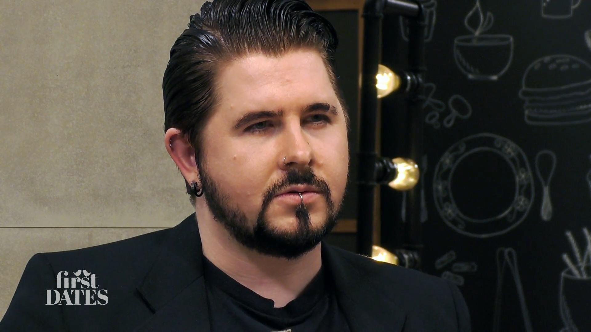 Metal-Opernsänger trifft auf Curvy-Model