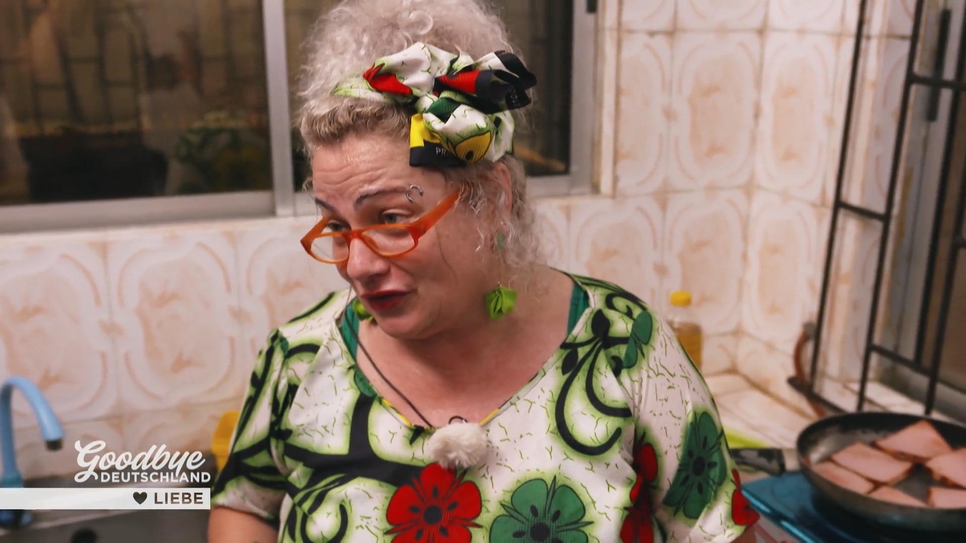 Susann kocht ein bayerisches Essen in Nigeria