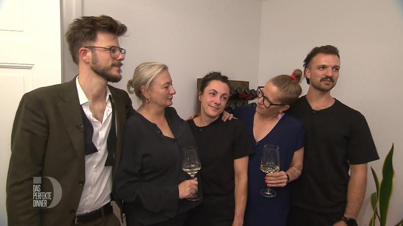 Katrin schnappt sich die Dinner-Krone