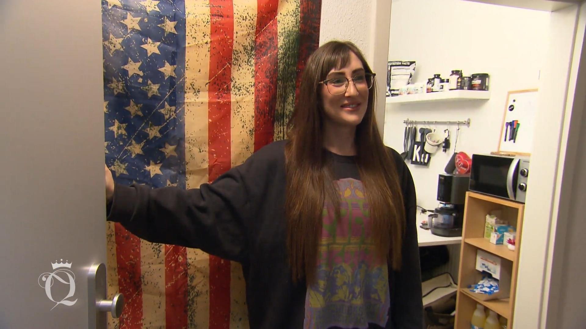 Bodybuilderin Sophie startet die Shopping-Woche