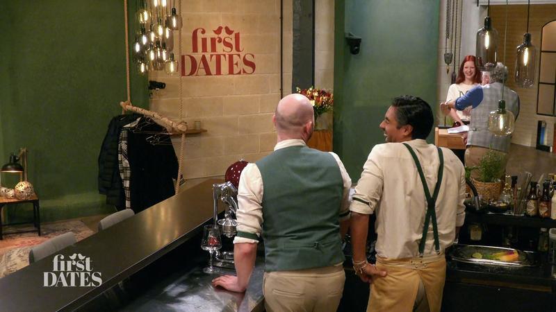 Fenna sorgt für Heiterkeit im Restaurant