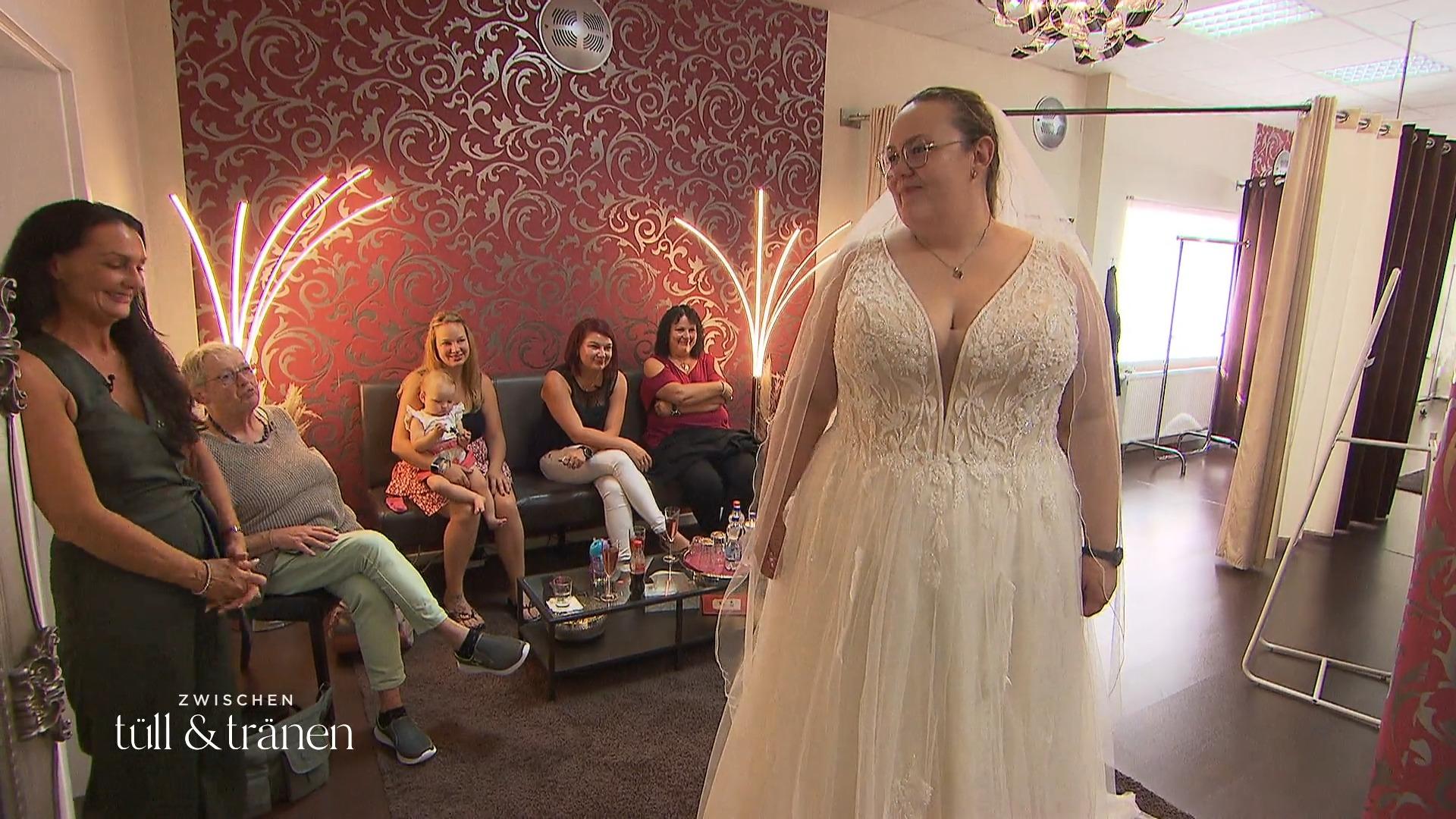 Braut Susi ist sprachlos und glücklich