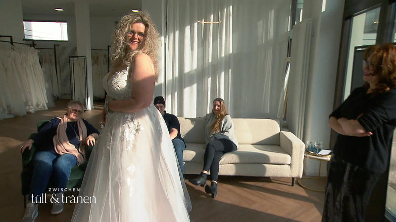 Strandhochzeit mit Streitpotenzial: Wie kommt der Kleiderwunsch von Tanjas Sohn an?