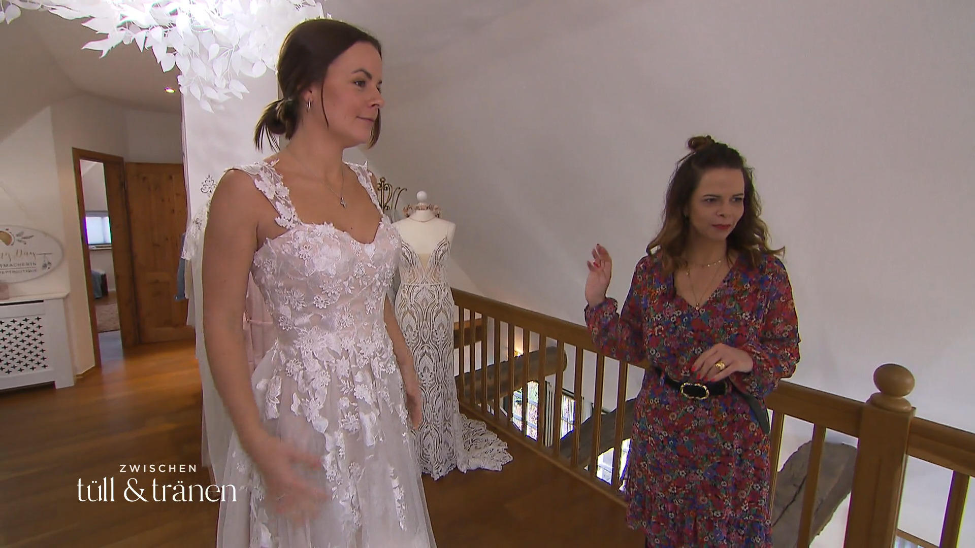 Sina sucht weiter: Wird die A-Linie mit Trägern ihr zweites Traumkleid?