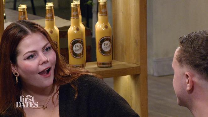 Jasmin möchte sofort Dustins versteckte Tattoos entdecken