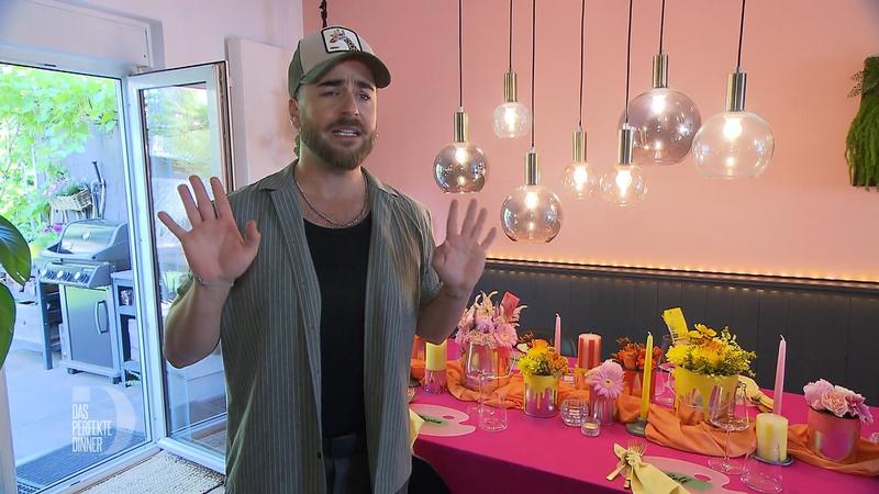 'Dekoprofi' Eric öffnet sein Zuhause – und macht aus Farbe ein echtes Dinner-Statement