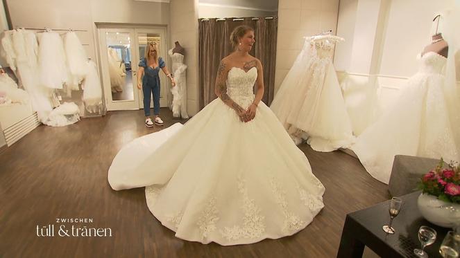 Beraterin Nihal Saridemir verzweifelt - kein Kleid ist der Braut gut genug