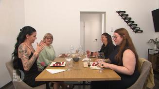 Das perfekte Dinner: Stasyas zuckerfreies Schoko-Mousse schmeckt scheinbar nur ihr selbst