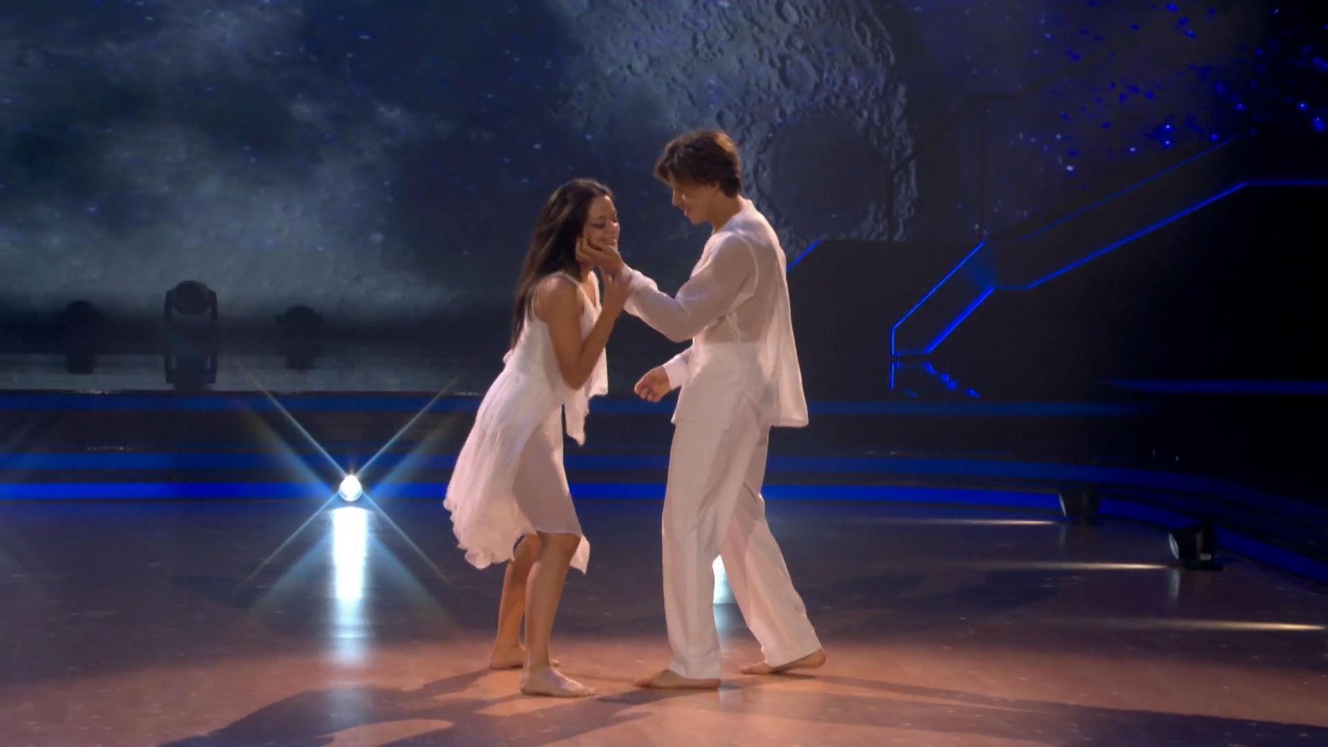 Joachim Llambi steht auf! Joel Mattli begeistert mit seinem Contemporary