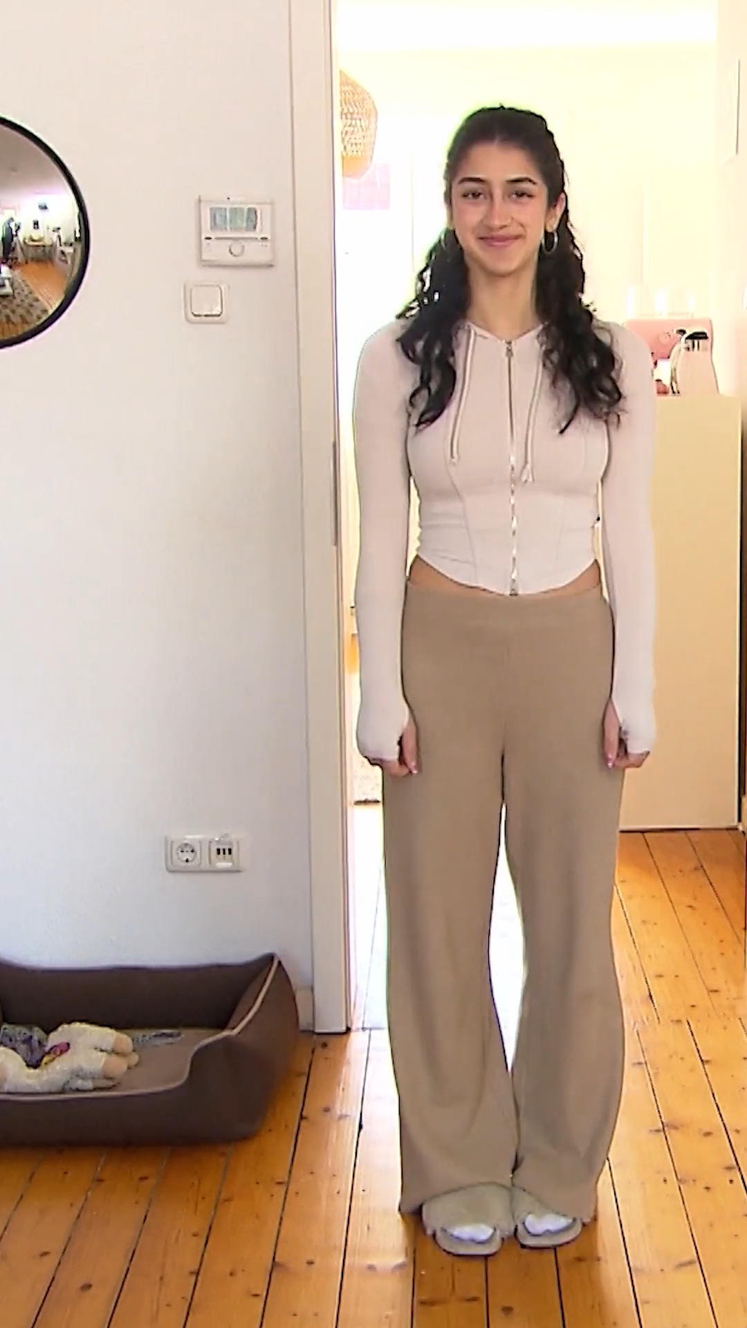 Montagskandidatin Jülide zeigt sich im Stylecheck