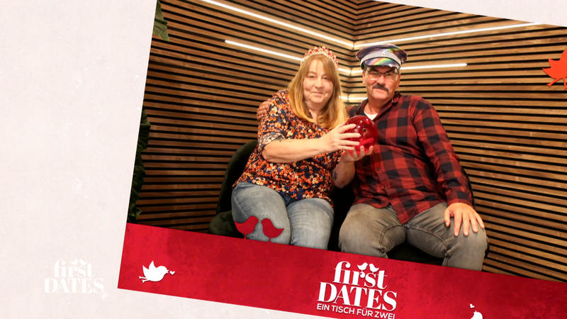 Ute ist völlig aus dem Häuschen, dass Detlev wirklich vor ihr sitzt