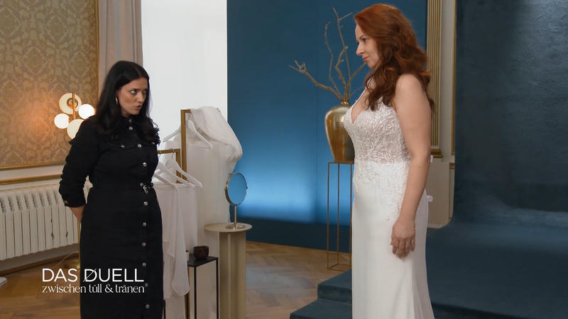 Kann Elaine Doreen mit ihrer Auswahl überzeugen – und wird doch ein Fit and Flare?