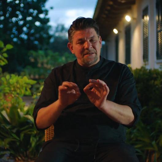 Es sieht leicht aus - aber es bringt Tim Mälzer zum Verzweifeln