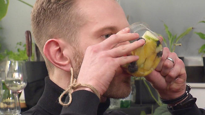 Albert bringt seine eigene Nachspeise mit