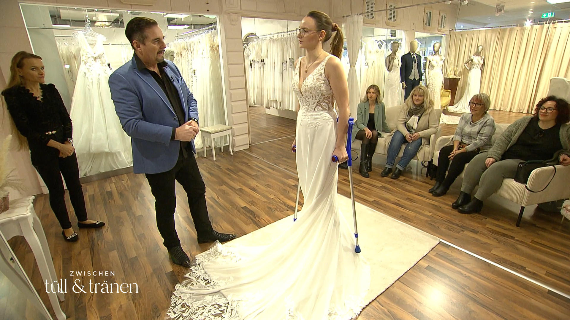 Reicht Celine das schon – oder fehlt ihr beim ersten Kleid noch mehr Spitze?